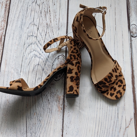 Leopard Print Chunky Heels - Picture 5 of 6